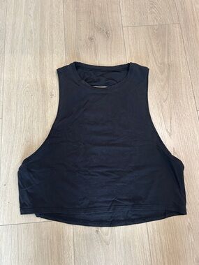 Lululemon Cut Back Crop Tank - size 6